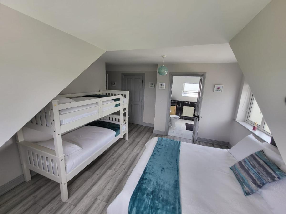 Curragh View Apartment คิลลีเบกส์ ภายนอก รูปภาพ