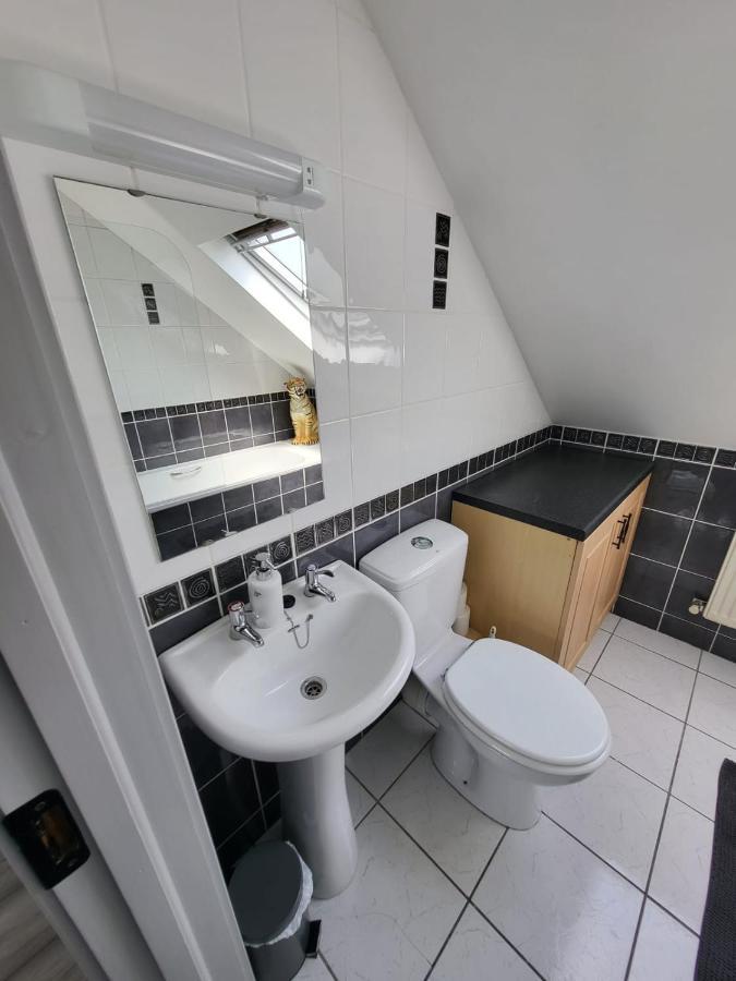 Curragh View Apartment คิลลีเบกส์ ภายนอก รูปภาพ